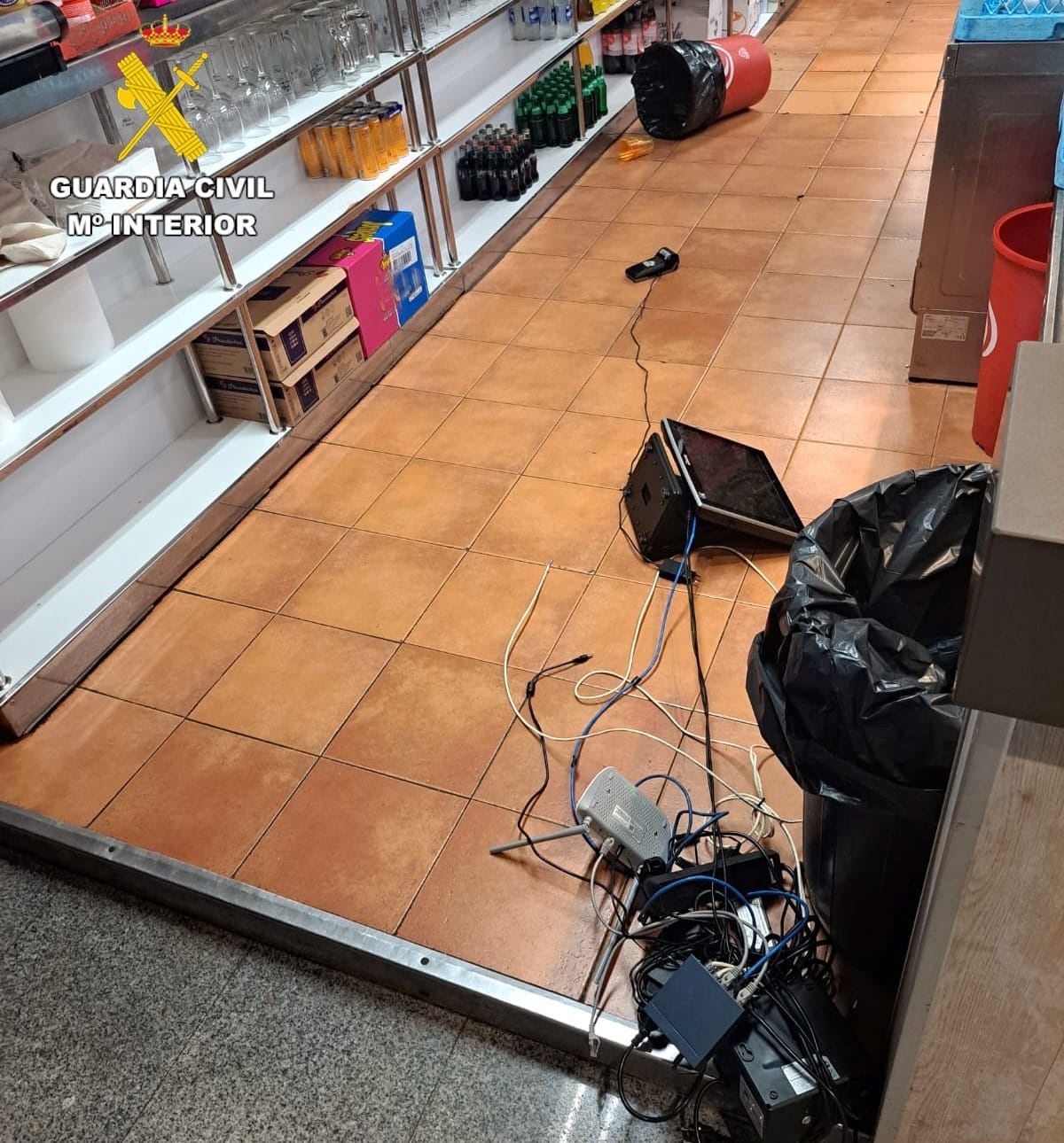 La Guardia Civil detuvo a tres individuos e identificó a dos menores por este robo en Villaquilambre