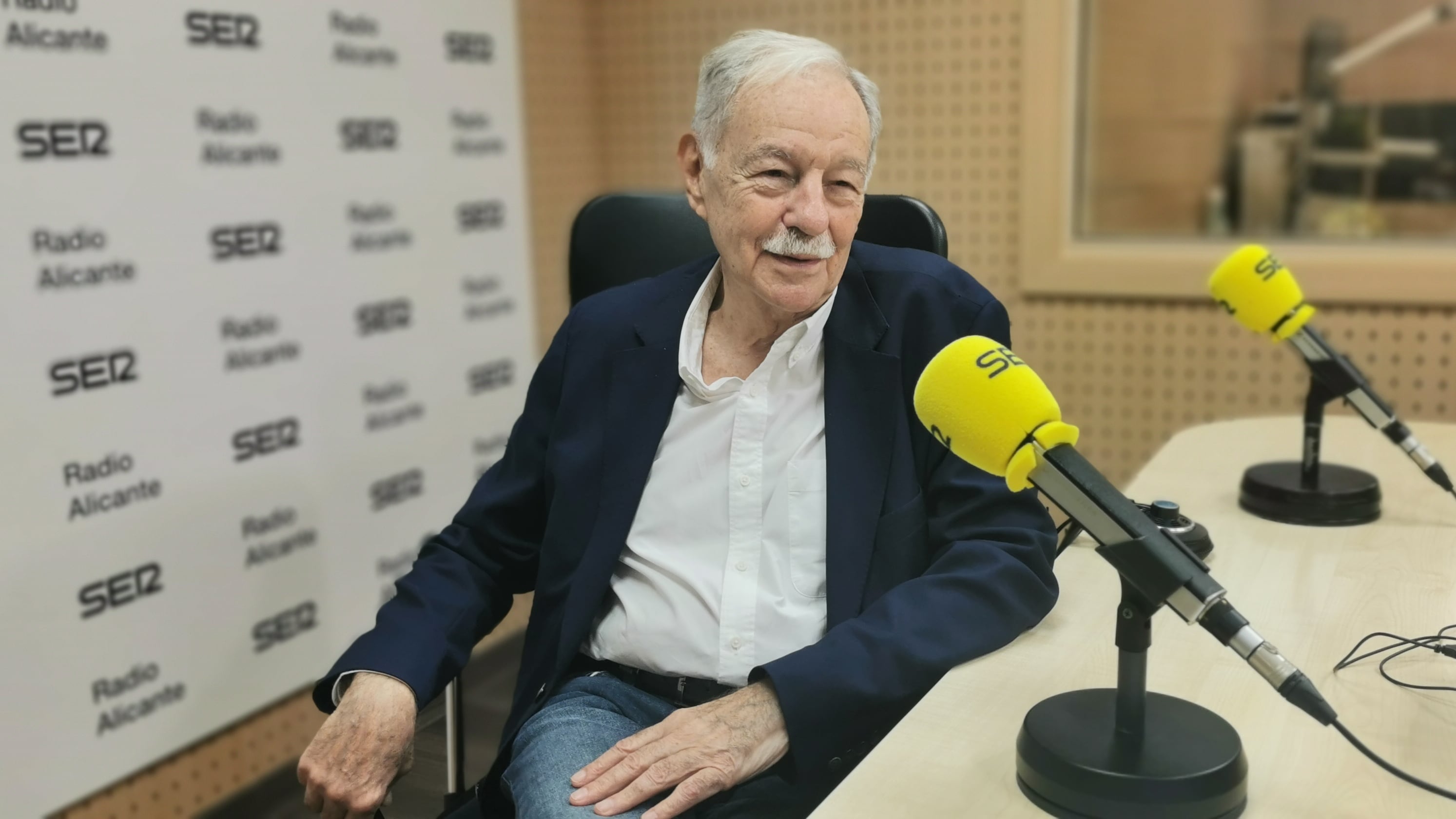 Eduardo Mendoza, en Hoy por Hoy Alicante