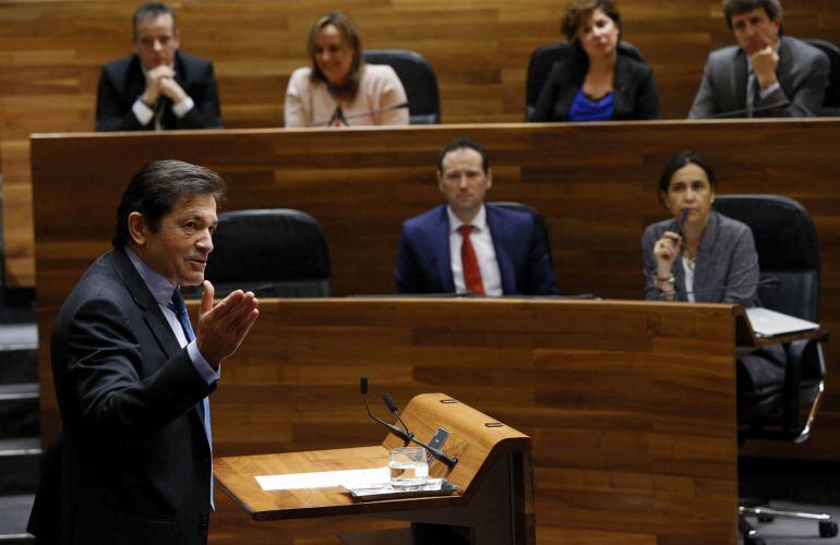 El presidente del Principado, Javier Fernández, interviene en la Junta General del Principado.