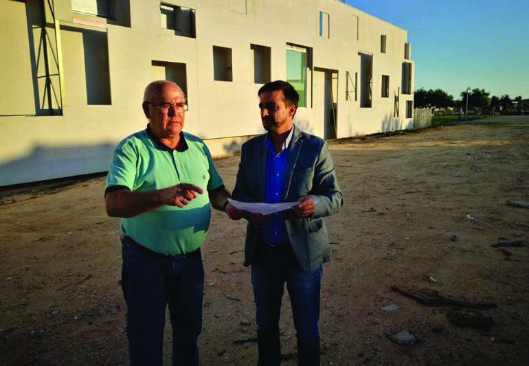 El delegado municipal de infraestructuras, José Antonio Díaz, ha visitado las obras del nuevo aparcamiento