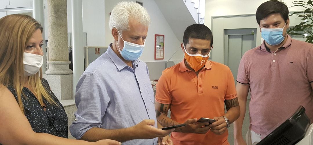 El equipo de gobierno comprueba el nuevo modelo de cita previa