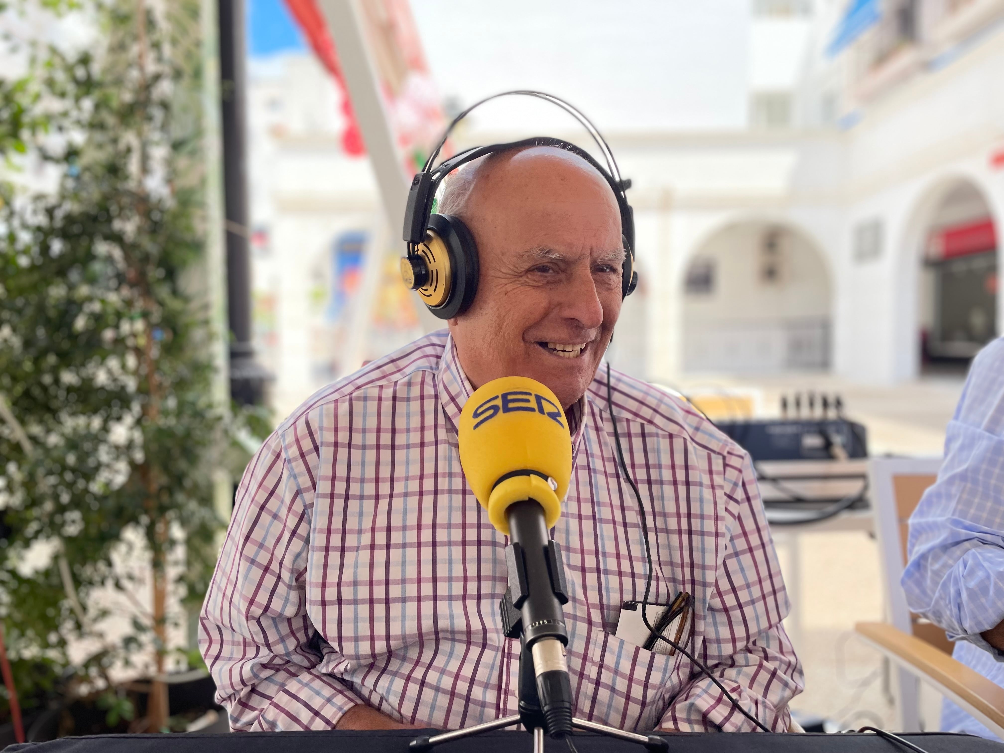 Emilio Acevedo en nuestra Caseta de Feria hablando de Empresa