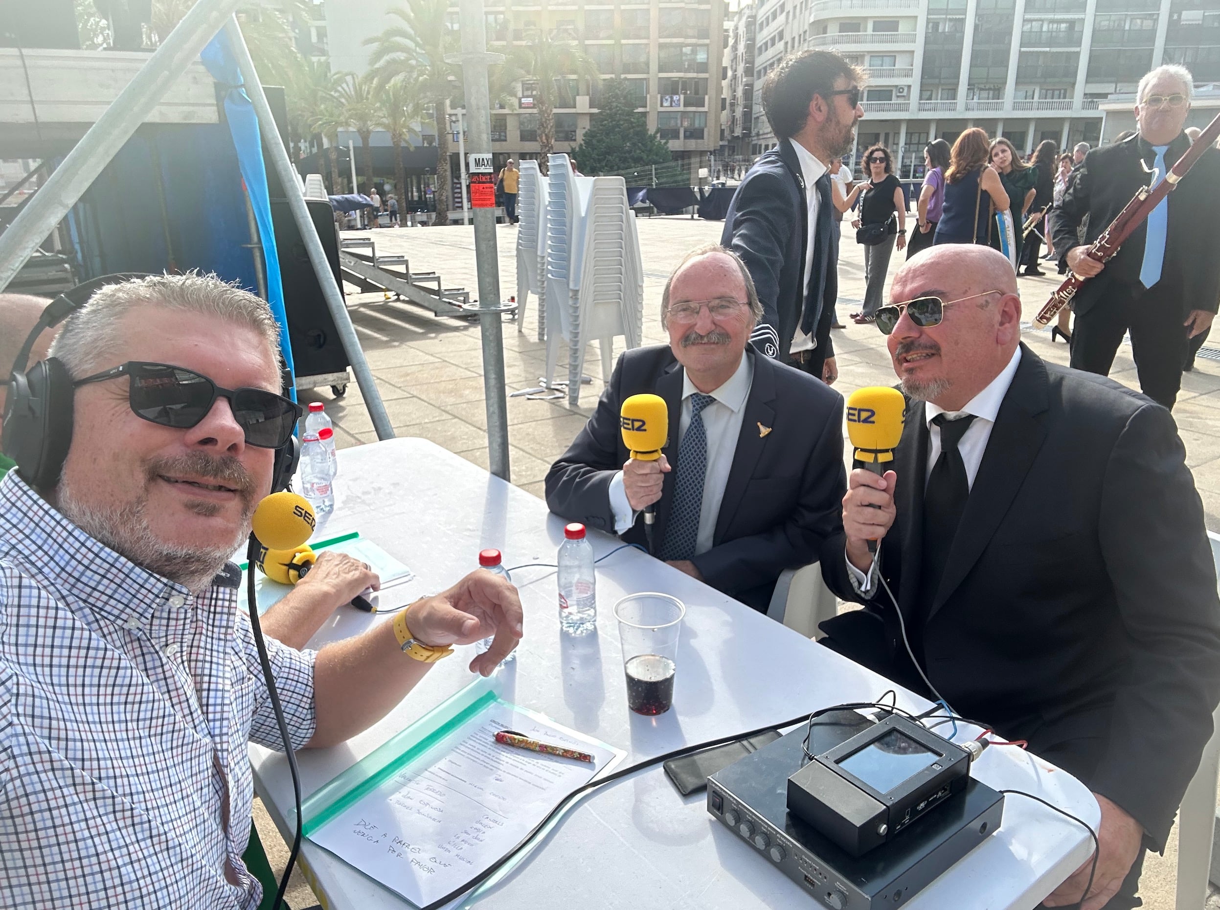 Rafael Doménez, autor de &#039;Festa en Benidorm&#039;, y Juan A. Espinosa, pregonero de las Festes Majors Patronals