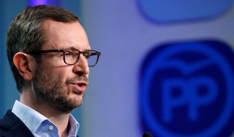 El vicesecretario de Sectorial del PP, Javier Maroto, durante la rueda de prensa posterior al comité de dirección de su partido.