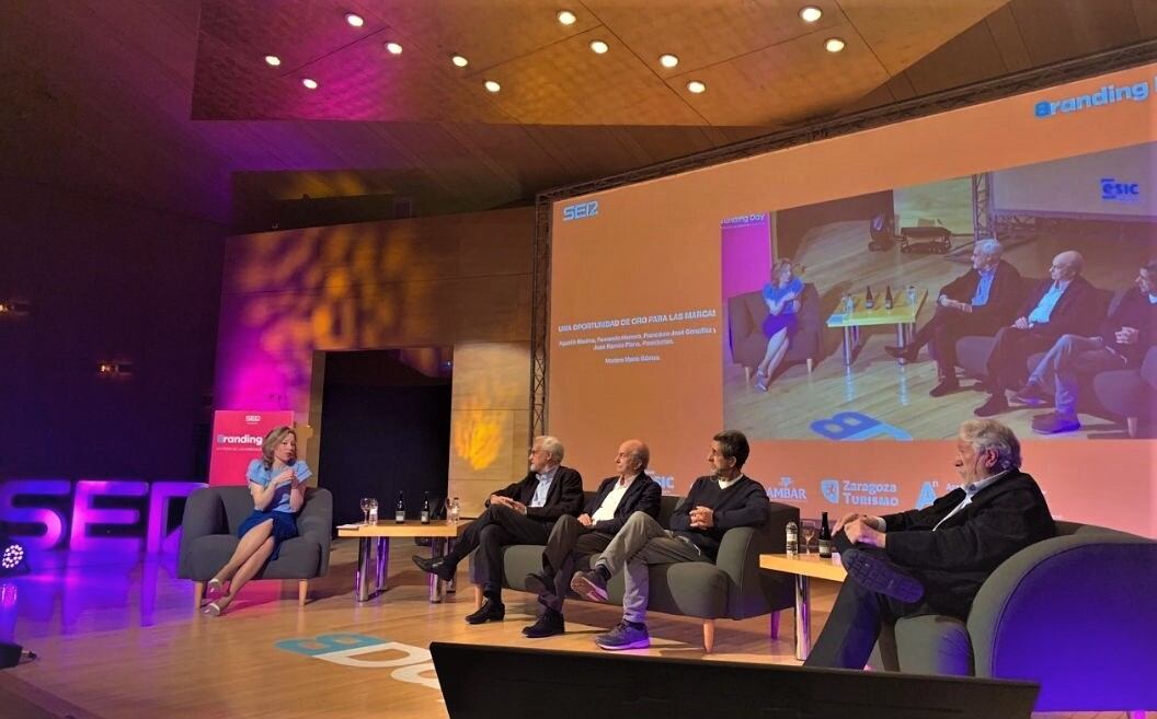 Los cofundadores de Presidentex, con María Gómez, participaron en el Branding Day de la Cadena SER Aragón