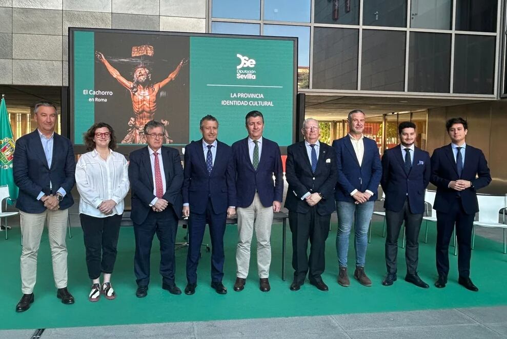 Foto de familia tras el acto celebrado este lunes en la Diputación de Sevilla