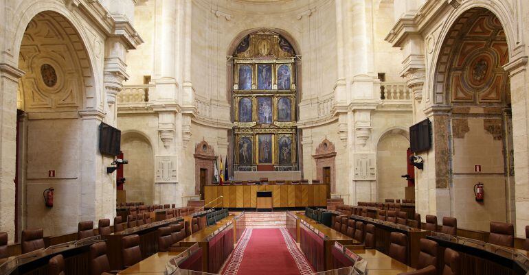 El Parlamento Andaluz es el escenario elegido para que las consejeras del área den explicaciones sobre la muerte de la mujer en las urgencias del hospital de Úbeda