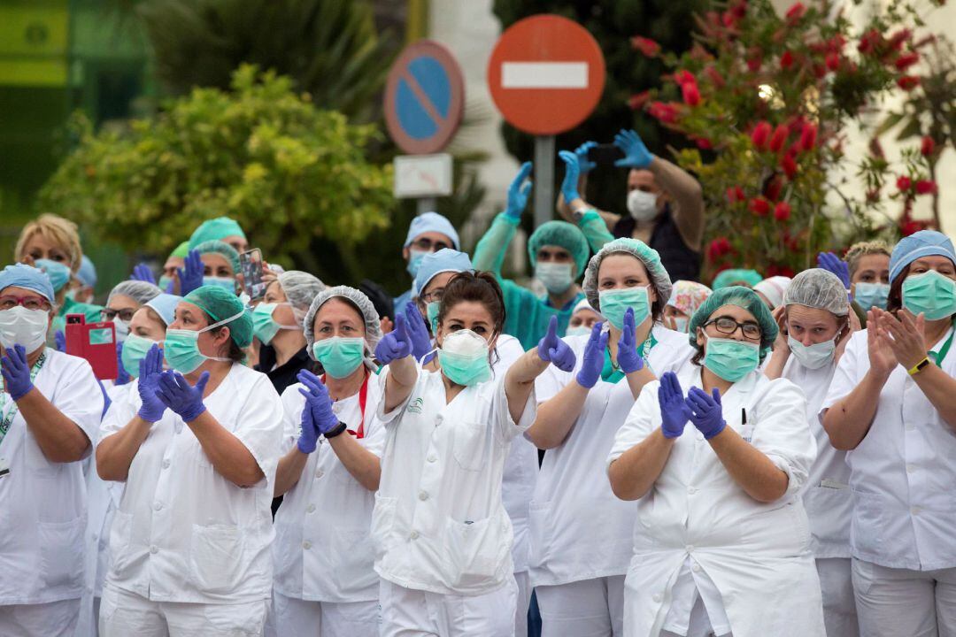 Personal sanitario del Hospital Regional de Málaga en una imagen de archivo 