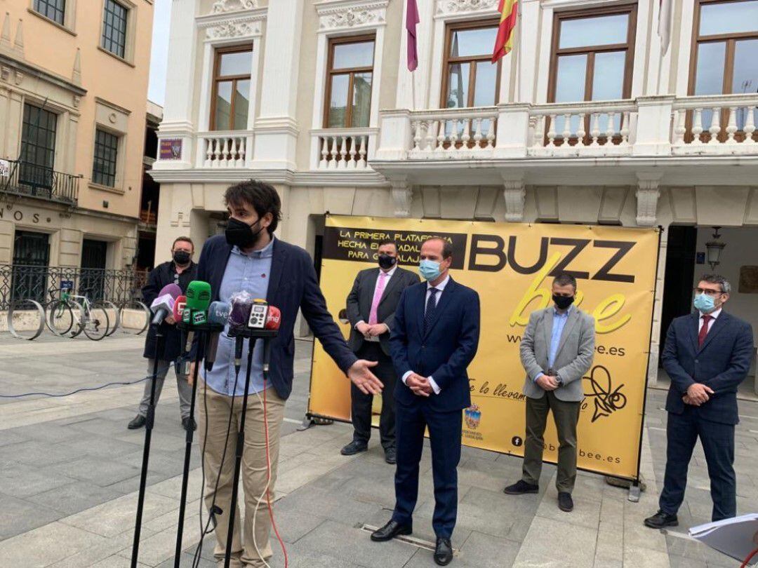 Presentación plataforma digital &quot;Buzz bee&quot;