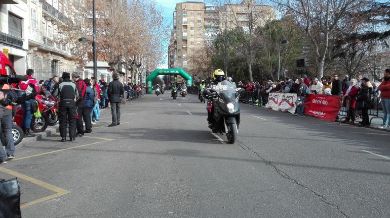 Los moteros pasean por la Avenida Principe de Asturias de la capital