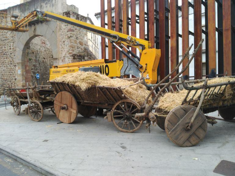 Elementos del atrezzo del rodaje de la serie sobre Romeo y Julieta en Plasencia