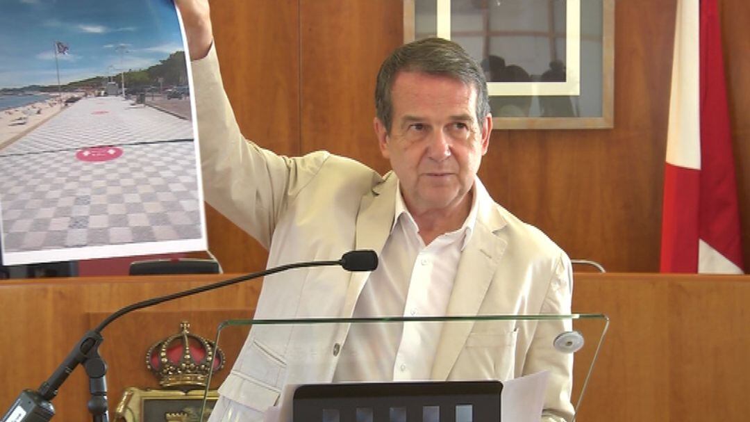 Abel Caballero, alcalde de Vigo, en rueda de prensa. 