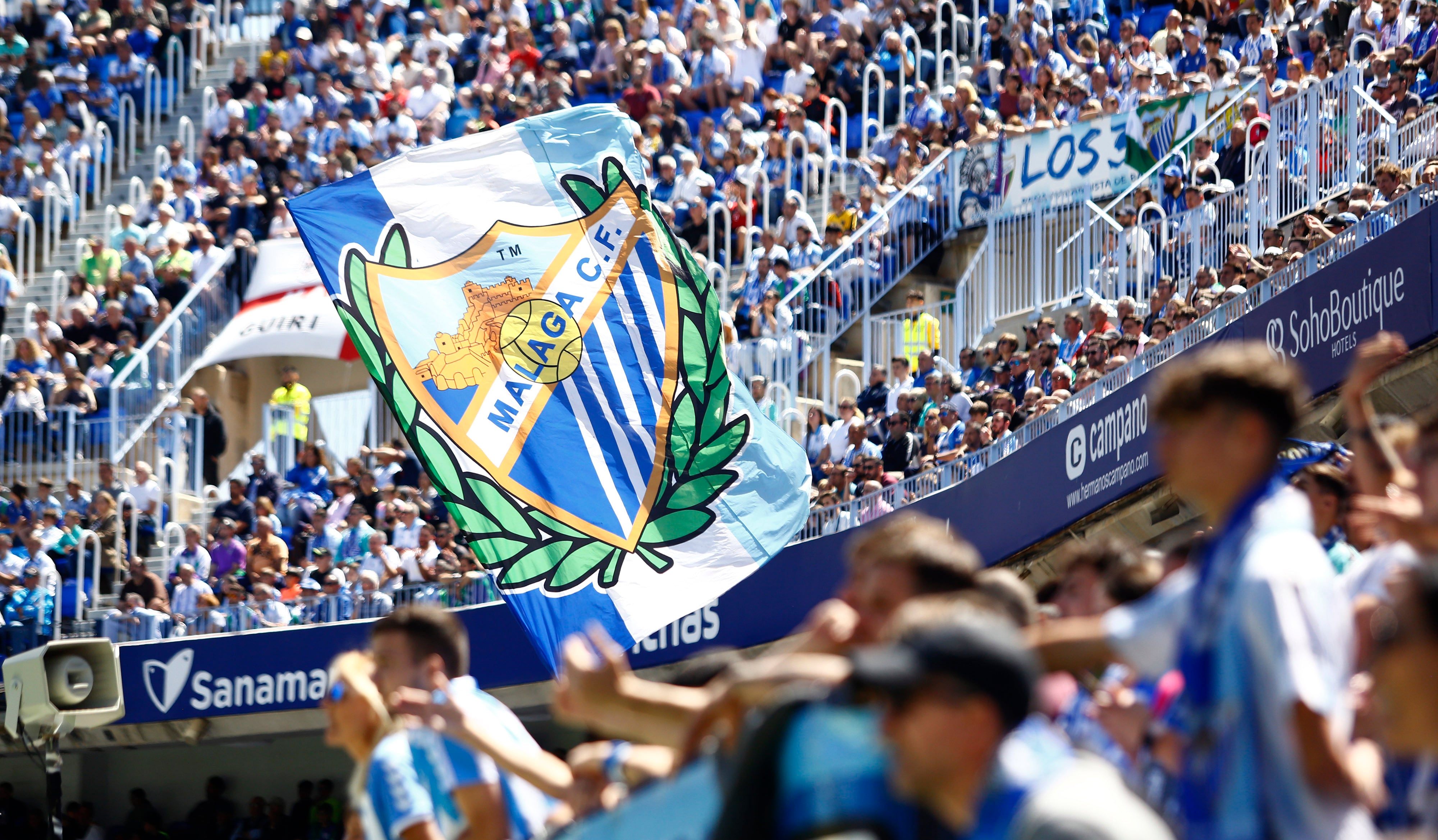 Aficionados del Málaga en La Rosaleda