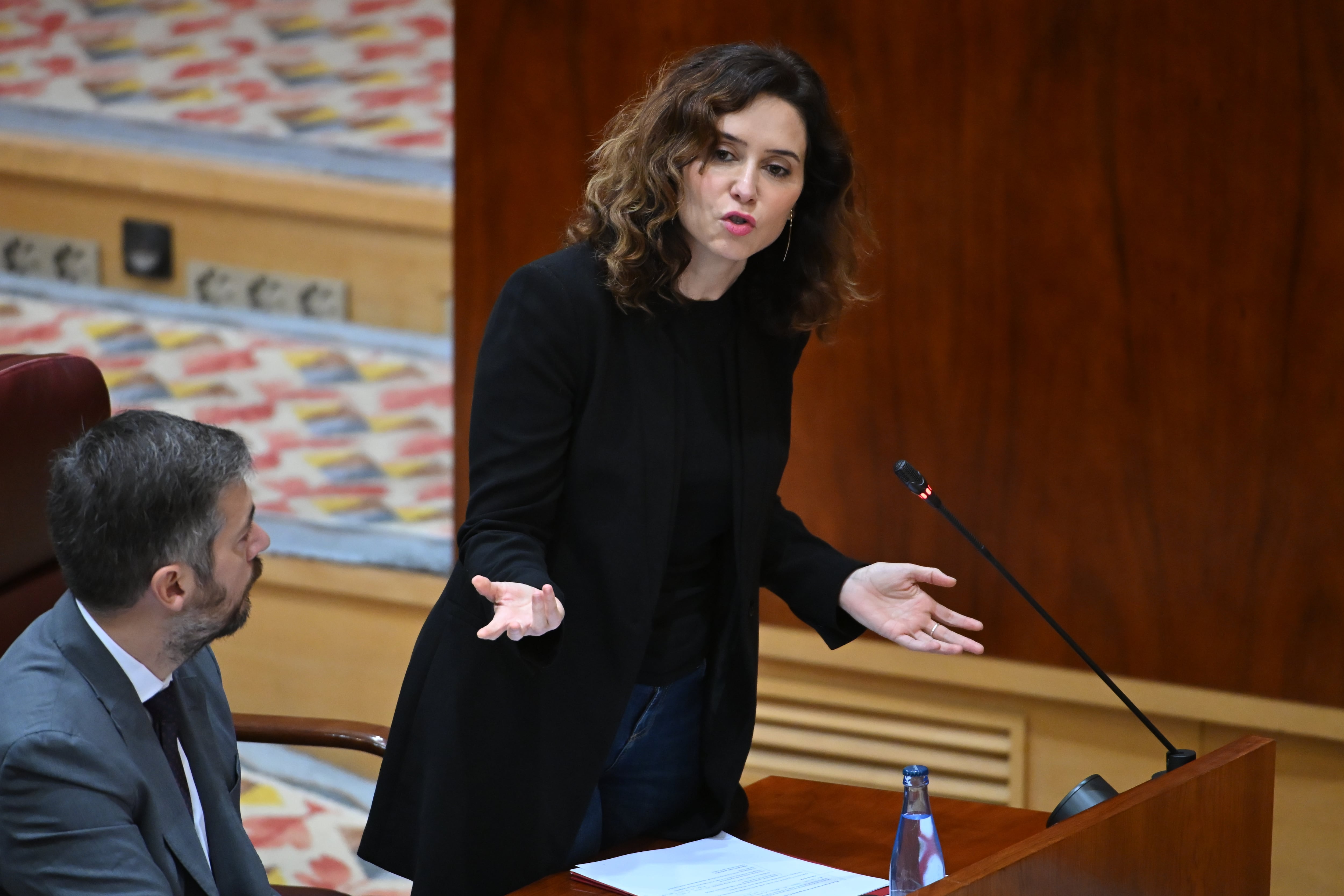 La presidenta de la Comunidad de Madrid, Isabel Díaz Ayuso, en la Asamblea de Madrid. Archivo.