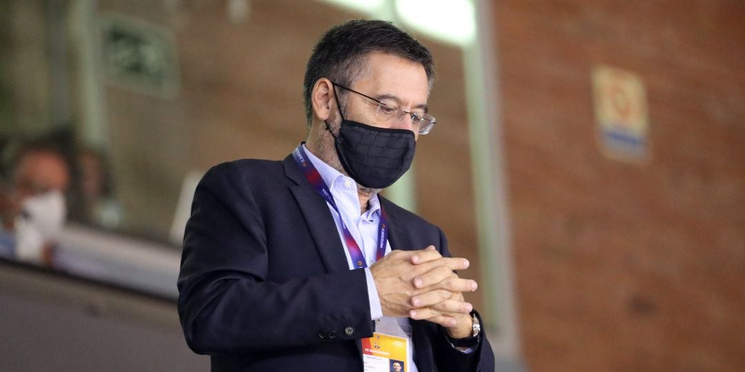 Josep María Bartomeu, durante un partido del Fútbol Club Barcelona de baloncesto