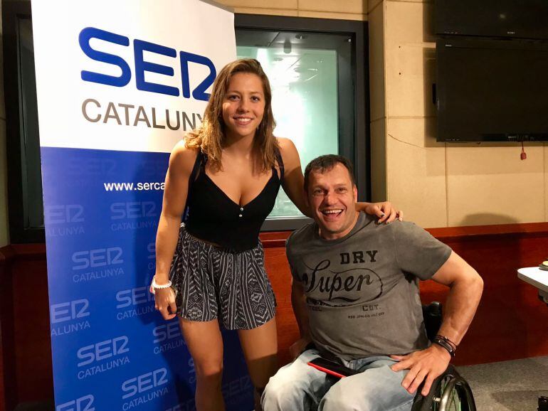 Núria Marquès i Albert Llovera, als estudis de Ràdio Barcelona.