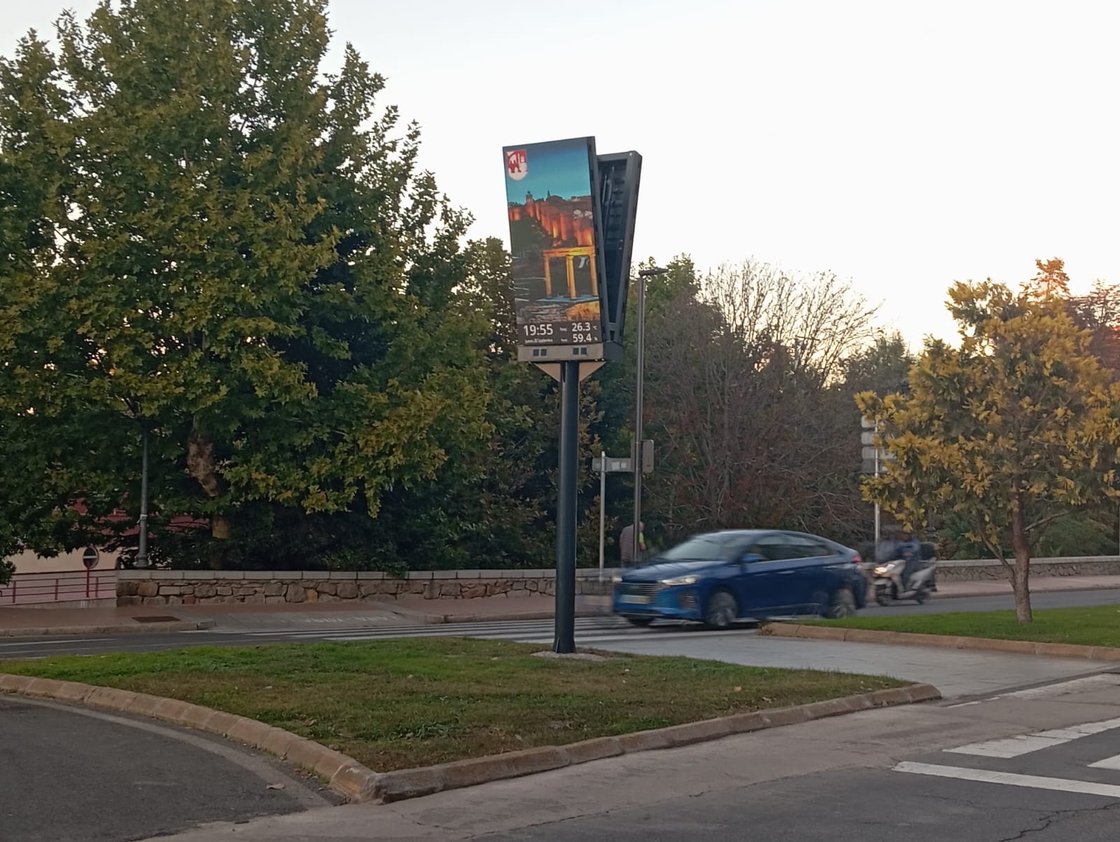 Pantalla en la Avenida de Madrid