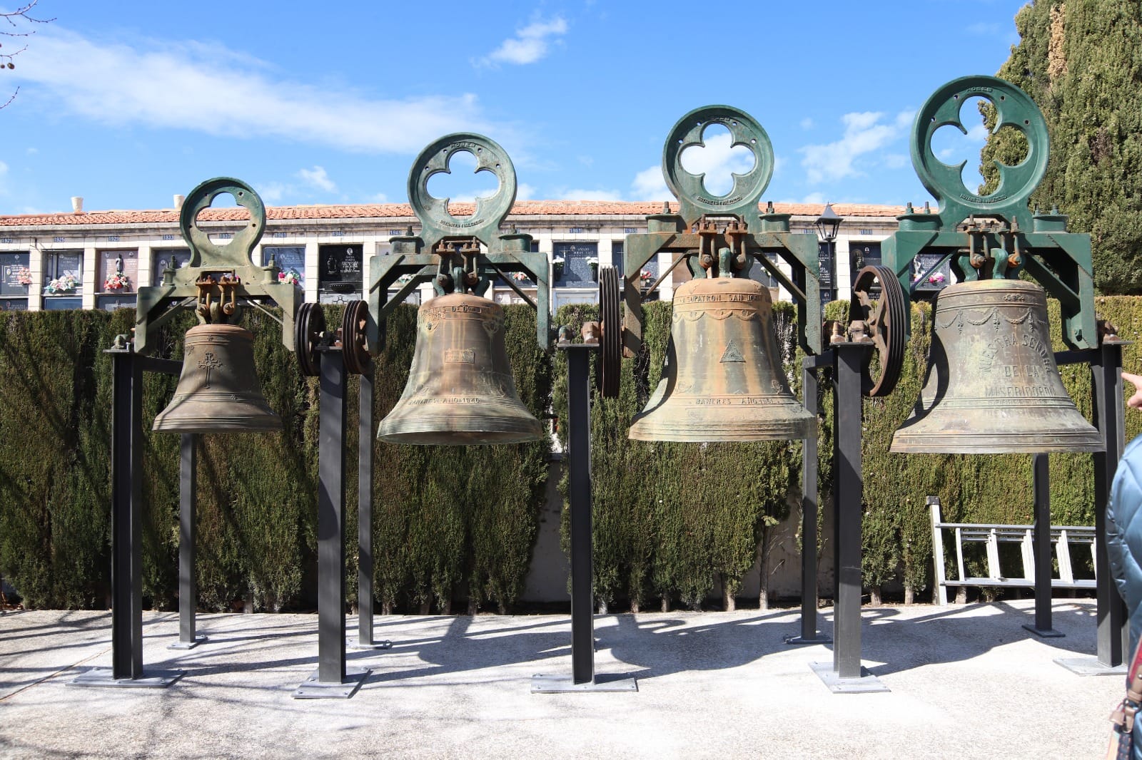 Antiguas campanas, ahora en el cementerio