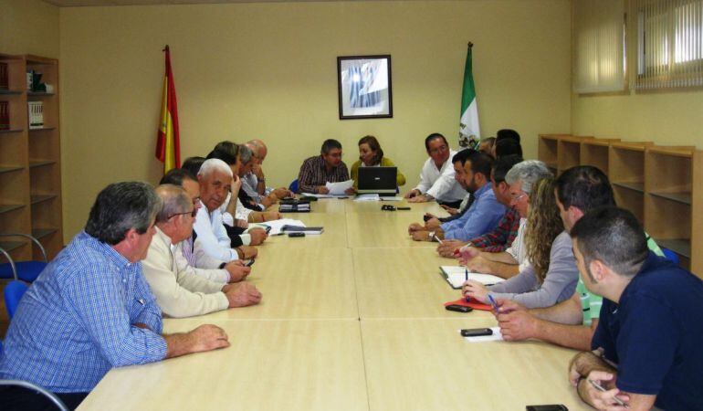 Una reunión anterior de la mesa del convenio del campo