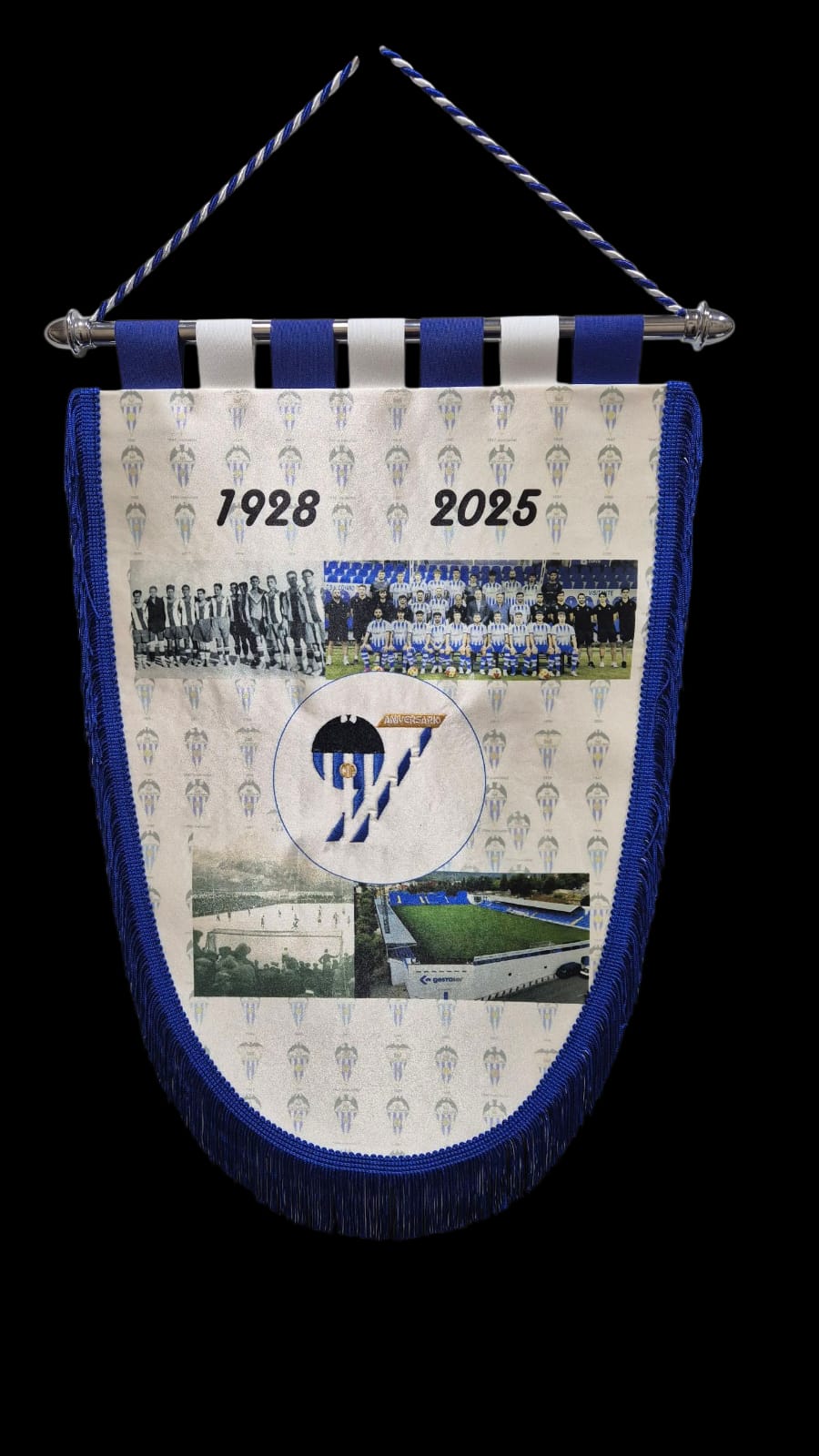 Banderín que los veteranos del Alcoyano regalaron al club