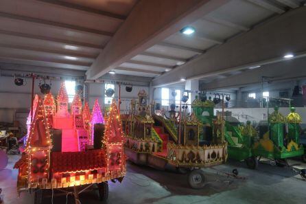 Las carrozas ya están preparadas para el sábado