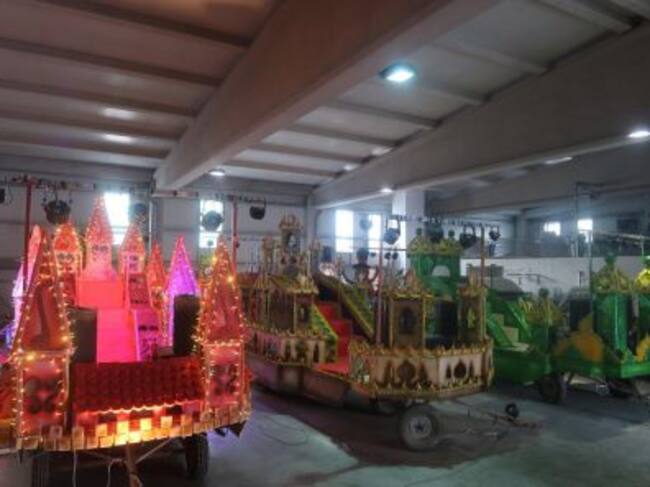 Las carrozas ya están preparadas para el sábado