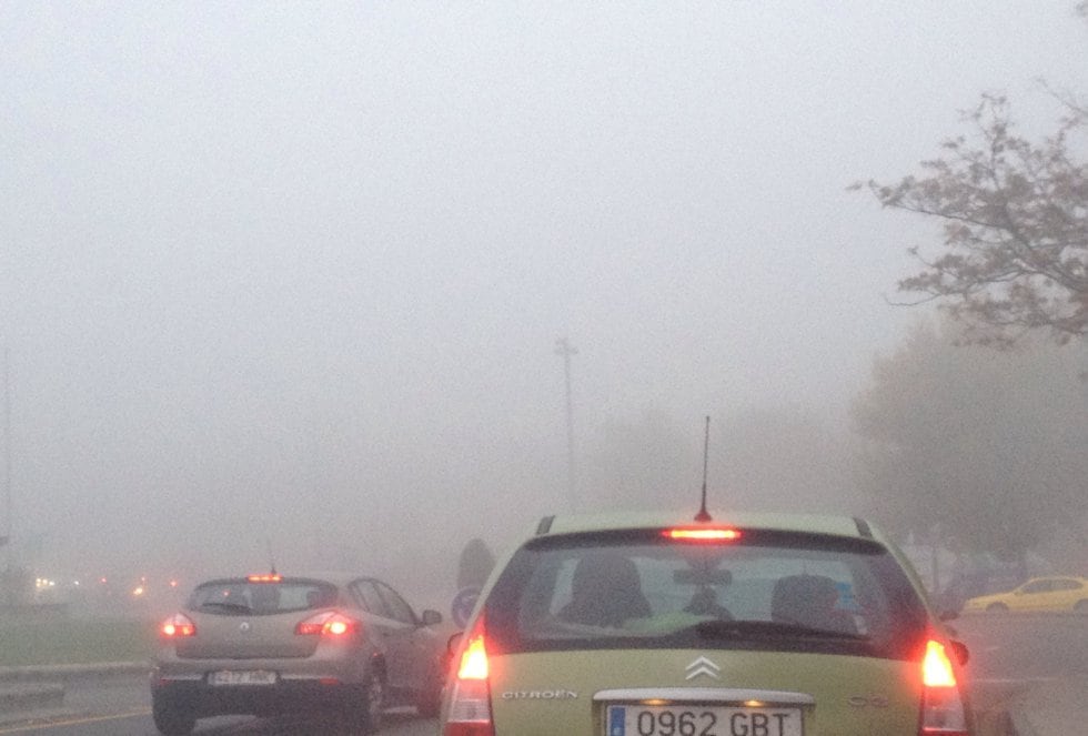 Visibilidad reducida por bancos de niebla