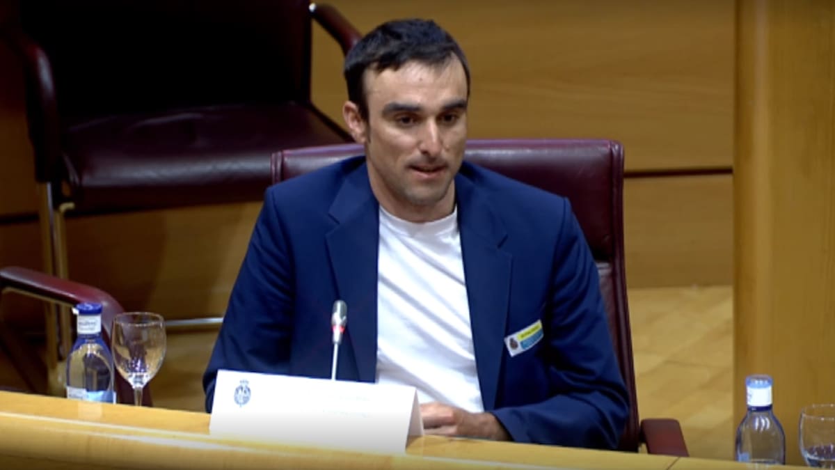 El ciclista malagueño Luis Ángel Maté fue embajador de la bicicleta en el Senado