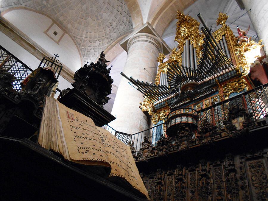 Órgano de la Iglesia Santos Juanes en Nava del Rey