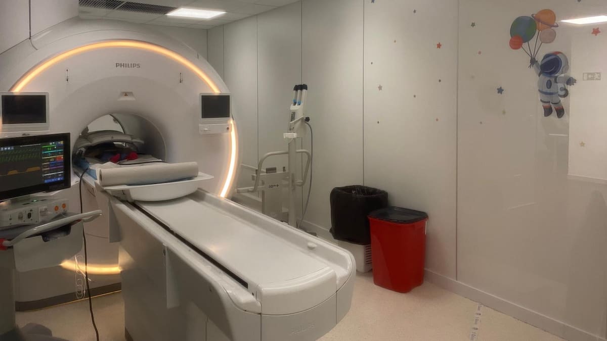 El Hospital General convierte las resonancias pediátricas en una misión espacial para reducir el estrés infantil