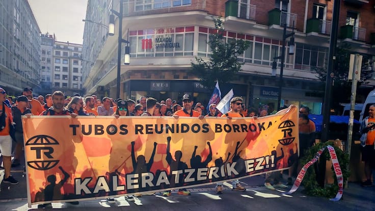 Los sindicatos de Tubos Reunidos impugnan el ERE y se movilizan en Bilbao para exigir su retirada