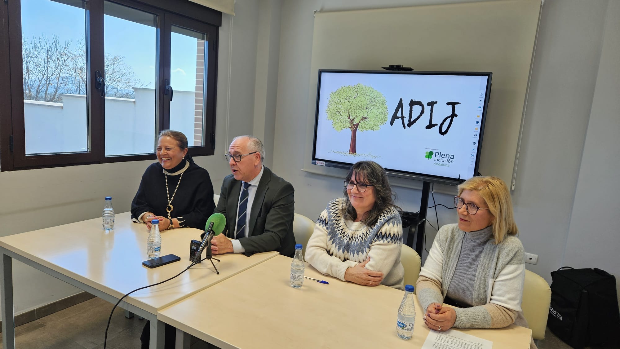 Intervención del delegado de La Junta, Jesús Estrella, en su visita a la sede de ADIJ Jódar