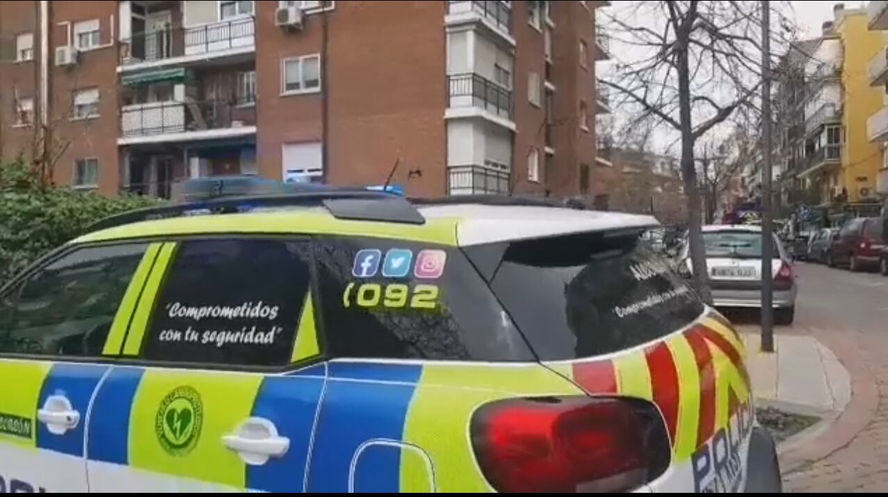 Vehículo de la Policía Municipal de Alcorcón en el incendio ocurrido este fin de semana de Alcorcón