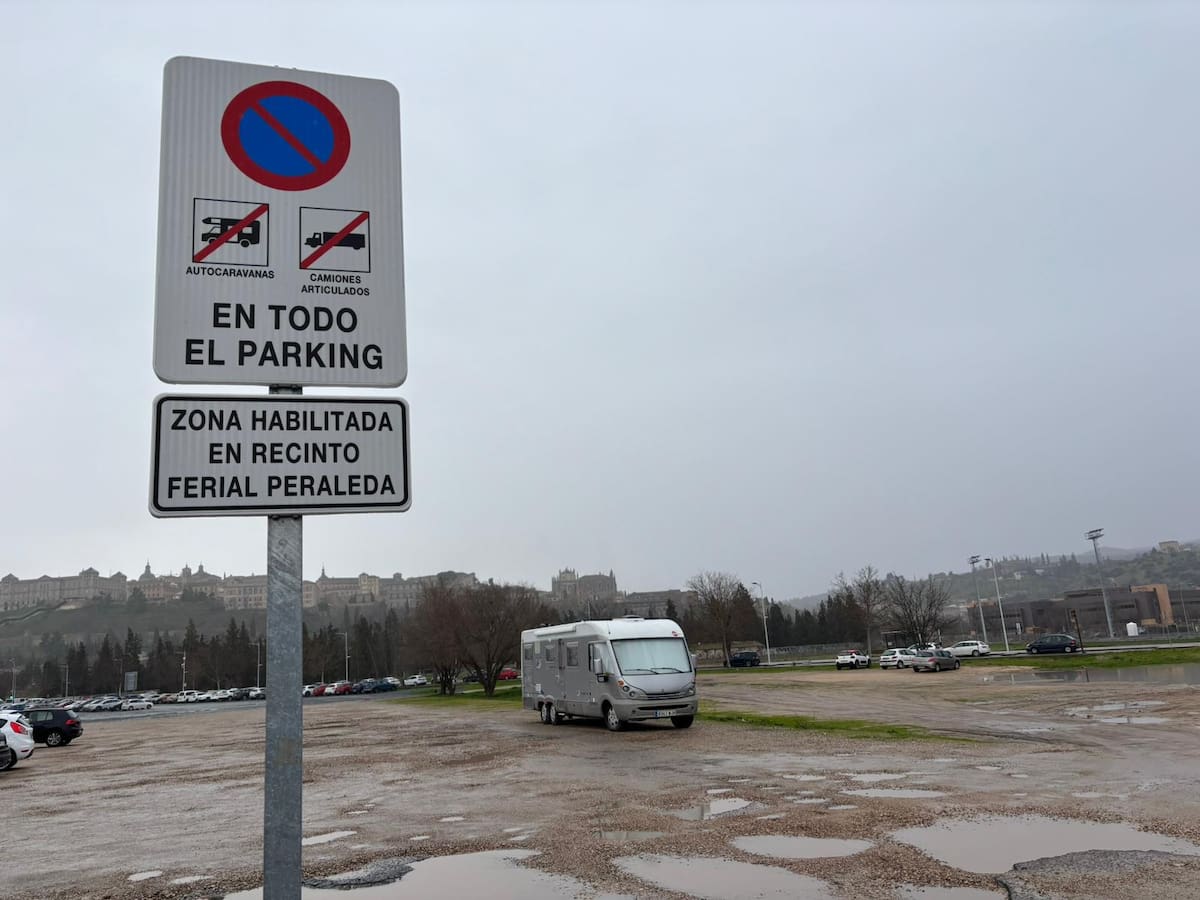 A mal tiempo, poco aparcamiento, muchas balsas y autocaravanas