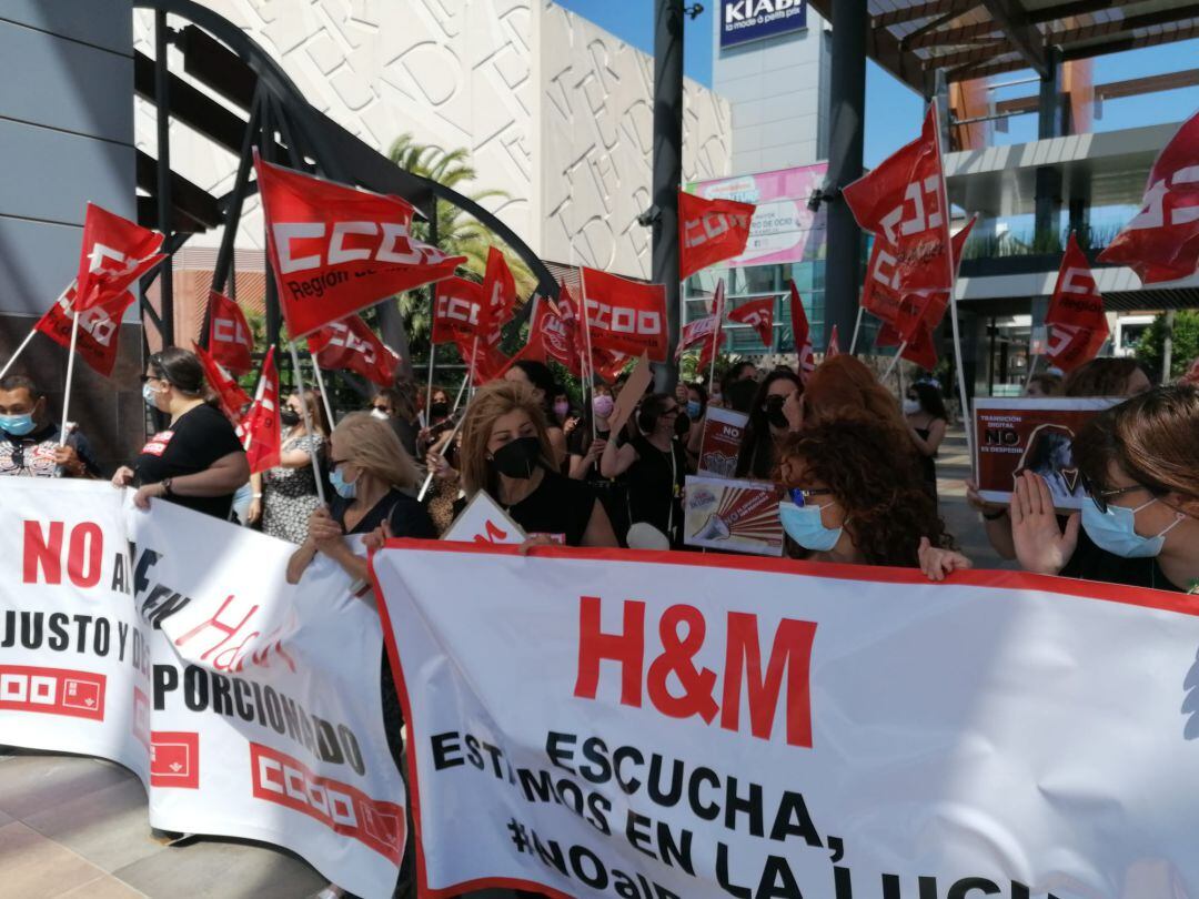 Jornada de huelga en H&M contra el ERE planteado por la empresa