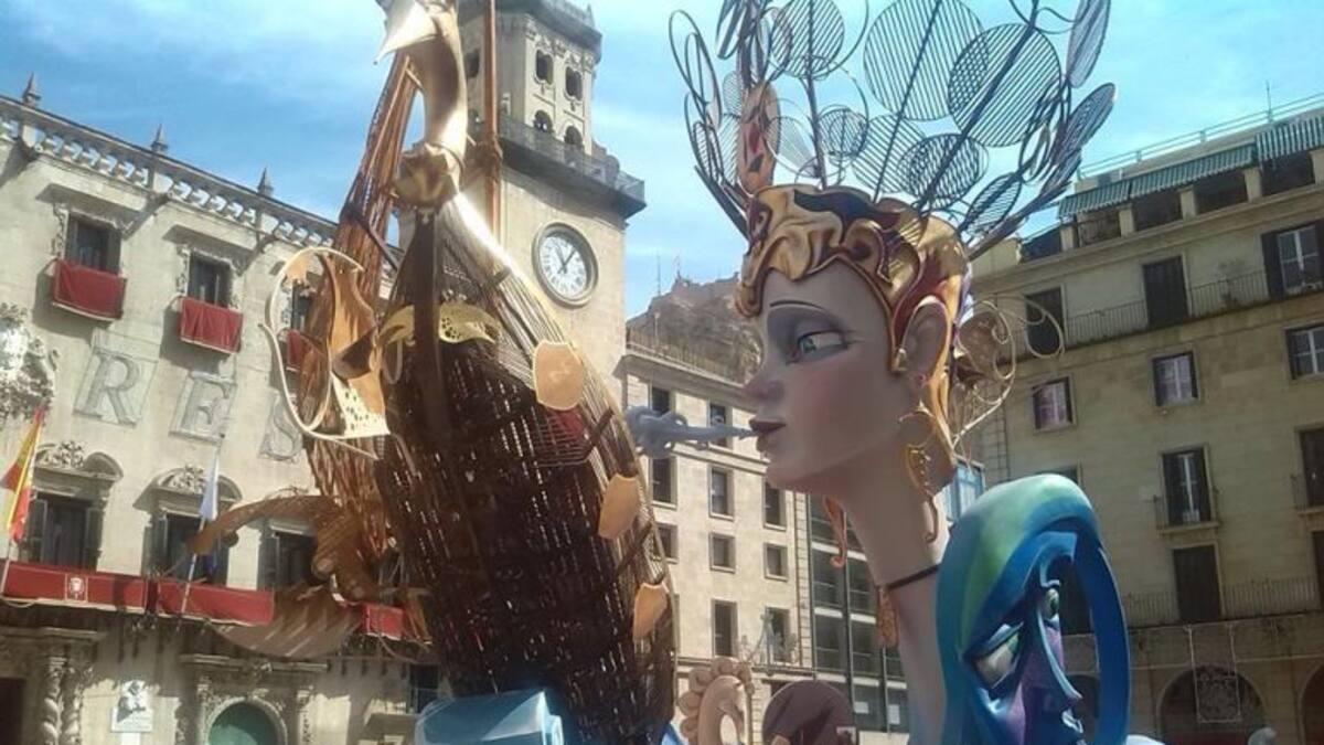 Dos hogueras no plantarán este 2016... de momento