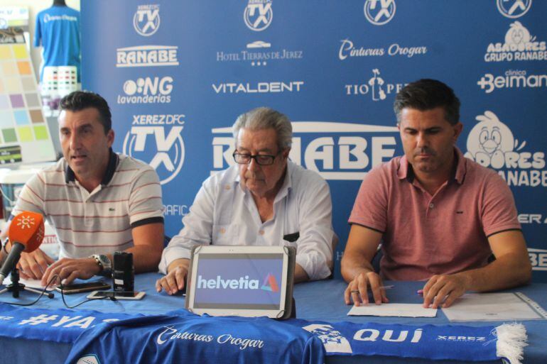 Imagen de la presentación del Trofeo Salvador Pineda 