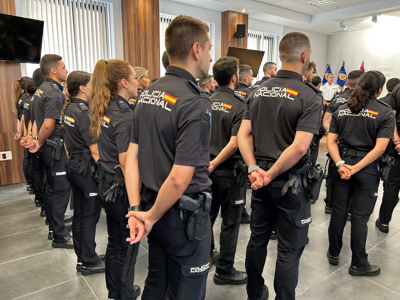 Imagen de los nuevos agentes de la policía nacional que realizarán su periodo de prácticas en las comisarías de Murcia, Cartagena, Lorca y Molina de Segura