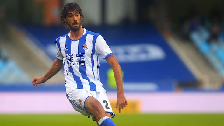 El ex jugador de la Real, Carlos Martínez, se pasa por SER Deportivos Gipuzkoa para analizar al rival de cuartos de final de la Copa del Rey de la Real, el Alavés