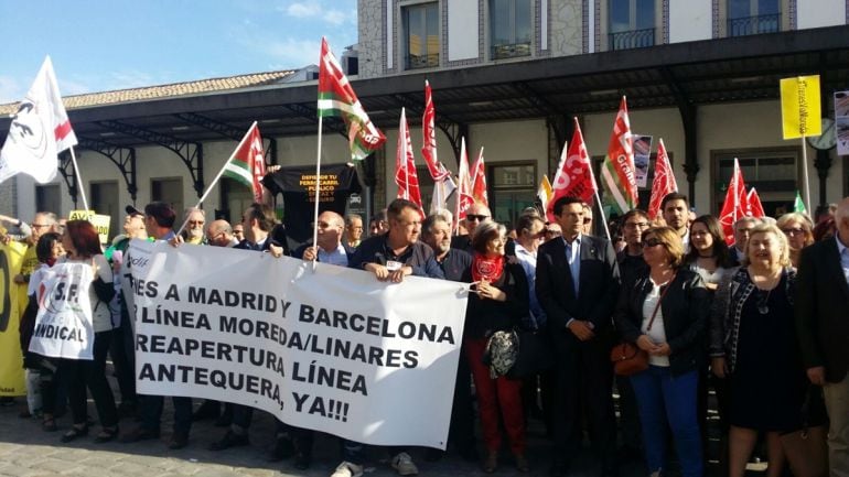 Una de las protestas en Granada contra el aislamiento ferroviario