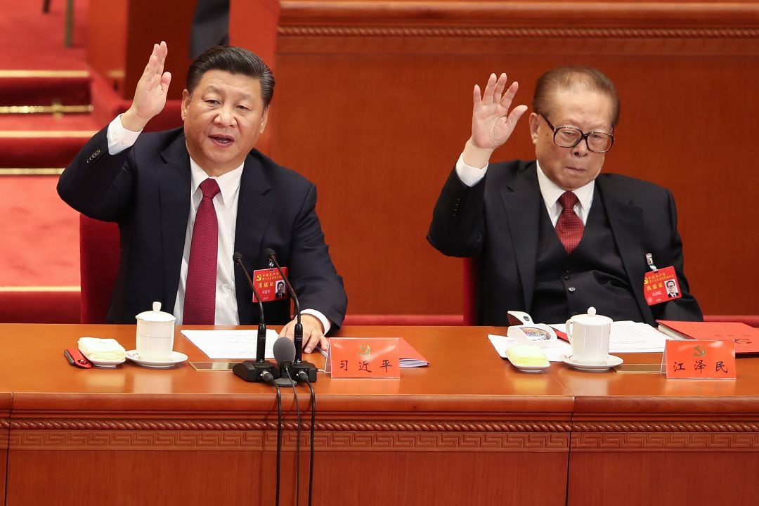 El expresidente chino Jiang Zemin junto al actual máximo dirigente del país, Xi Jinping.