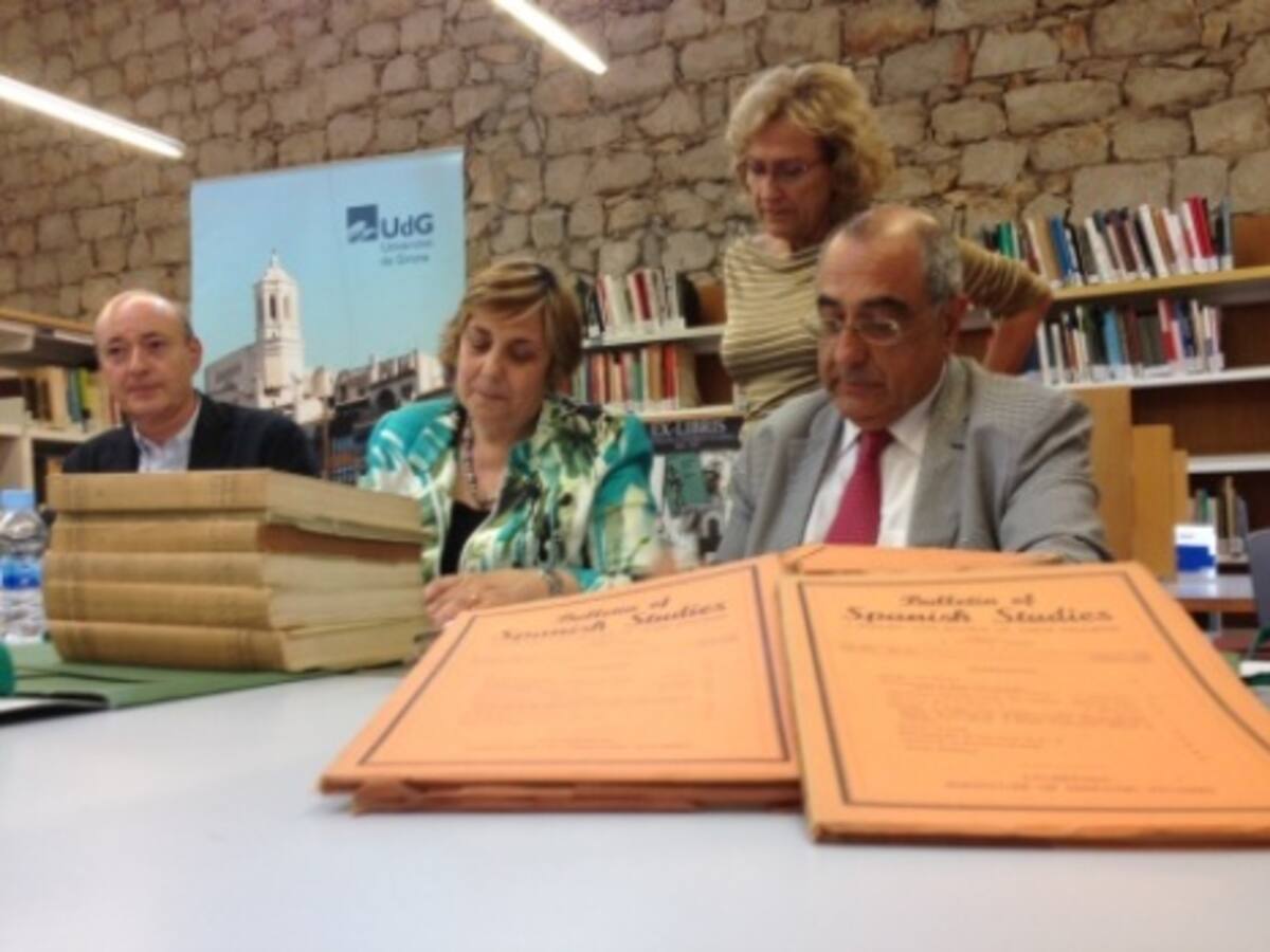 Nadal entrega part dels seus llibres d'història a la UdG