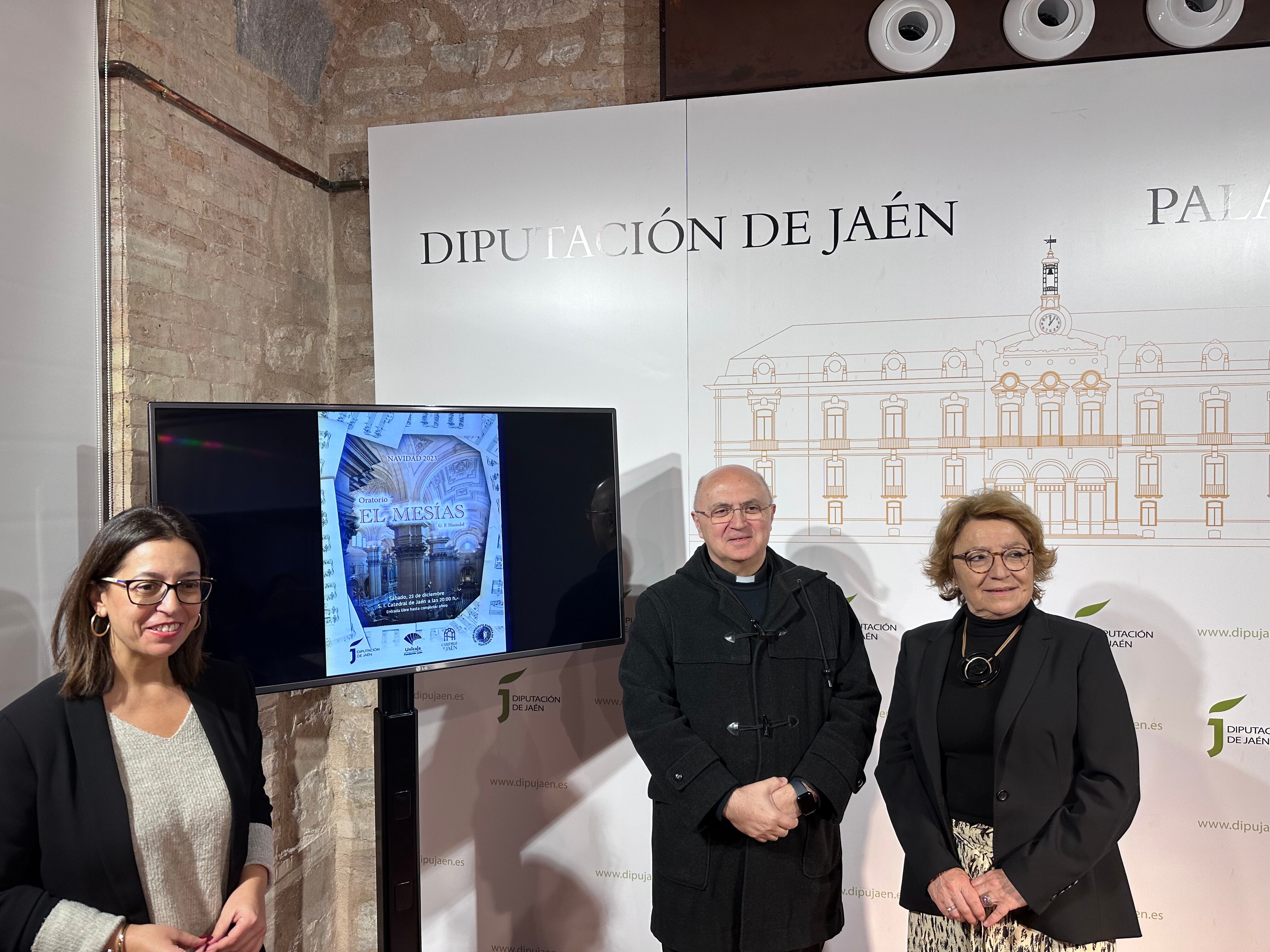 África Colomo, Francisco Juan Martínez Rojas y Carmen Espín durante la presentación de &#039;El Mesías de Haendel&#039; que se representará en la Catedral de Jaén.
