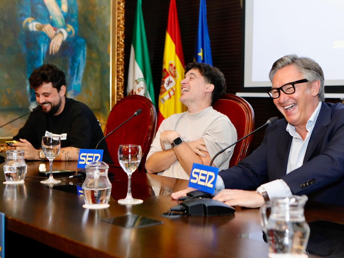 "Sí, sííííííí": Manuel Gavira, fan de Bad Bunny y dispuesto a darle "varias consejerías" a Antonio Reguera