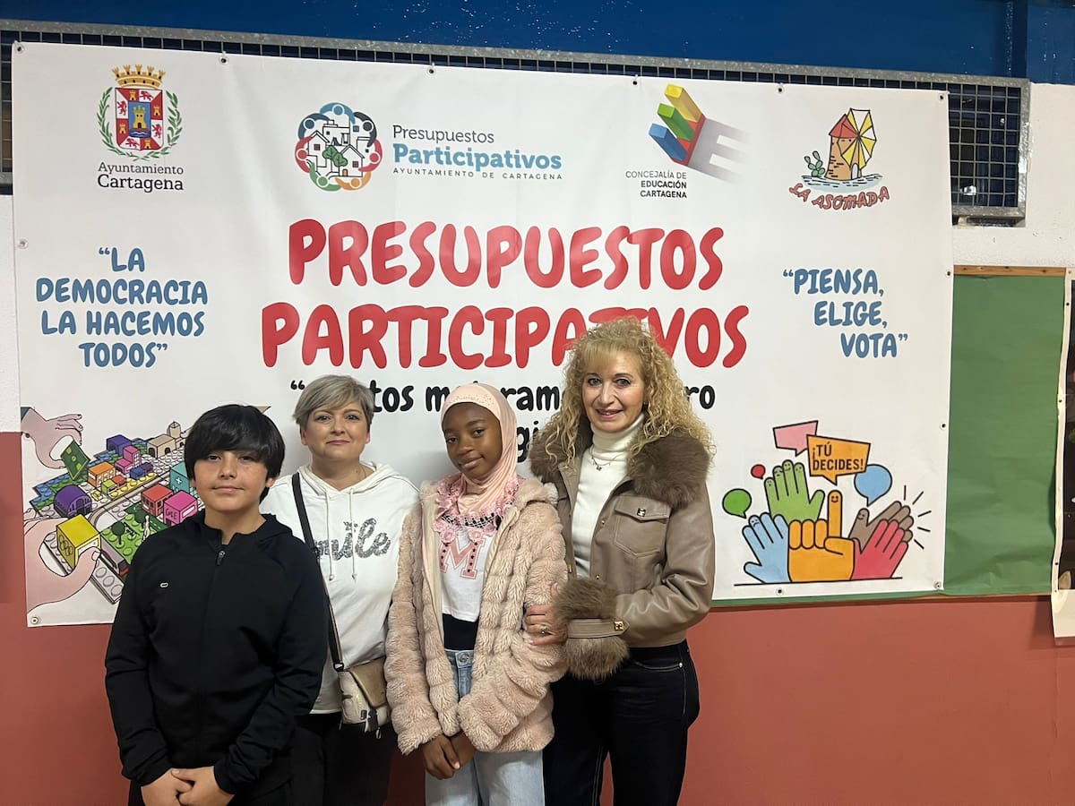 Raudatu y Lucas podrán terminar la etapa de los 14 años en las aulas del CEIP La Asomada antes de ir al instituto