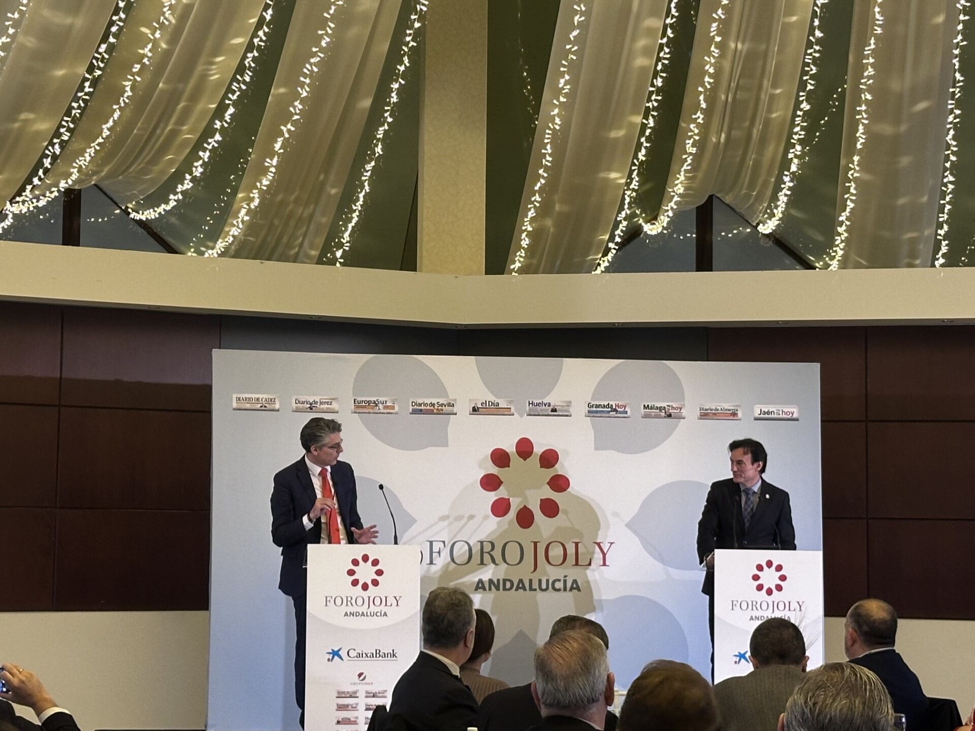 José Manuel Serrano, director de Jaén Hoy, y Agustín González en el Foro Joly.