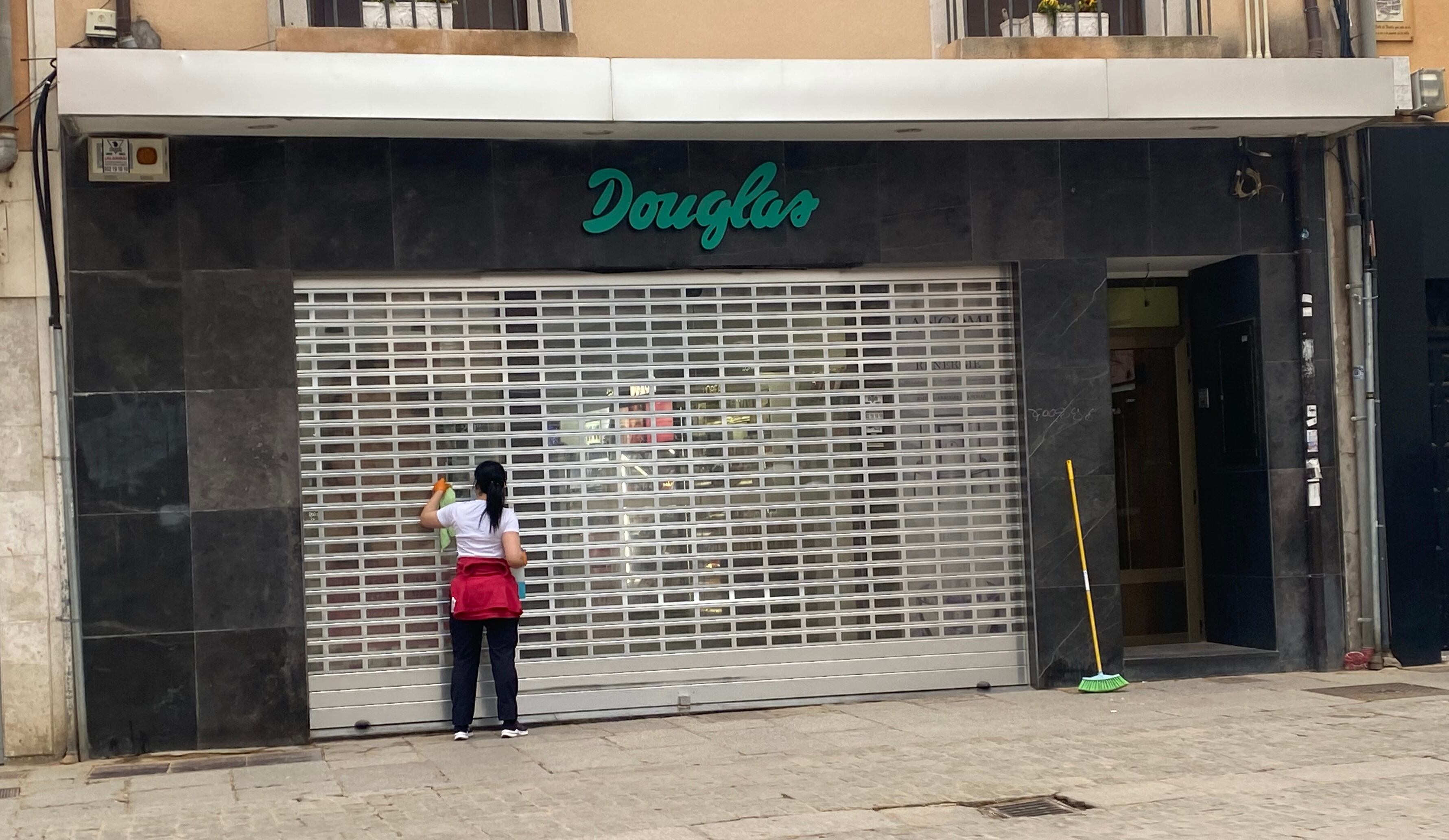 Douglas mantendría su franquicia abierta en Aranda