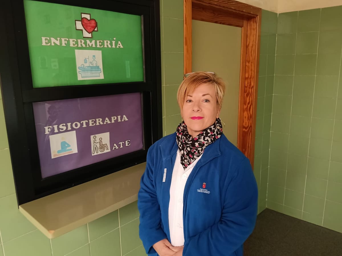 Qué diferencia a una enfermera escolar de una asistencial y por qué ambas son esenciales en la Región de Murcia