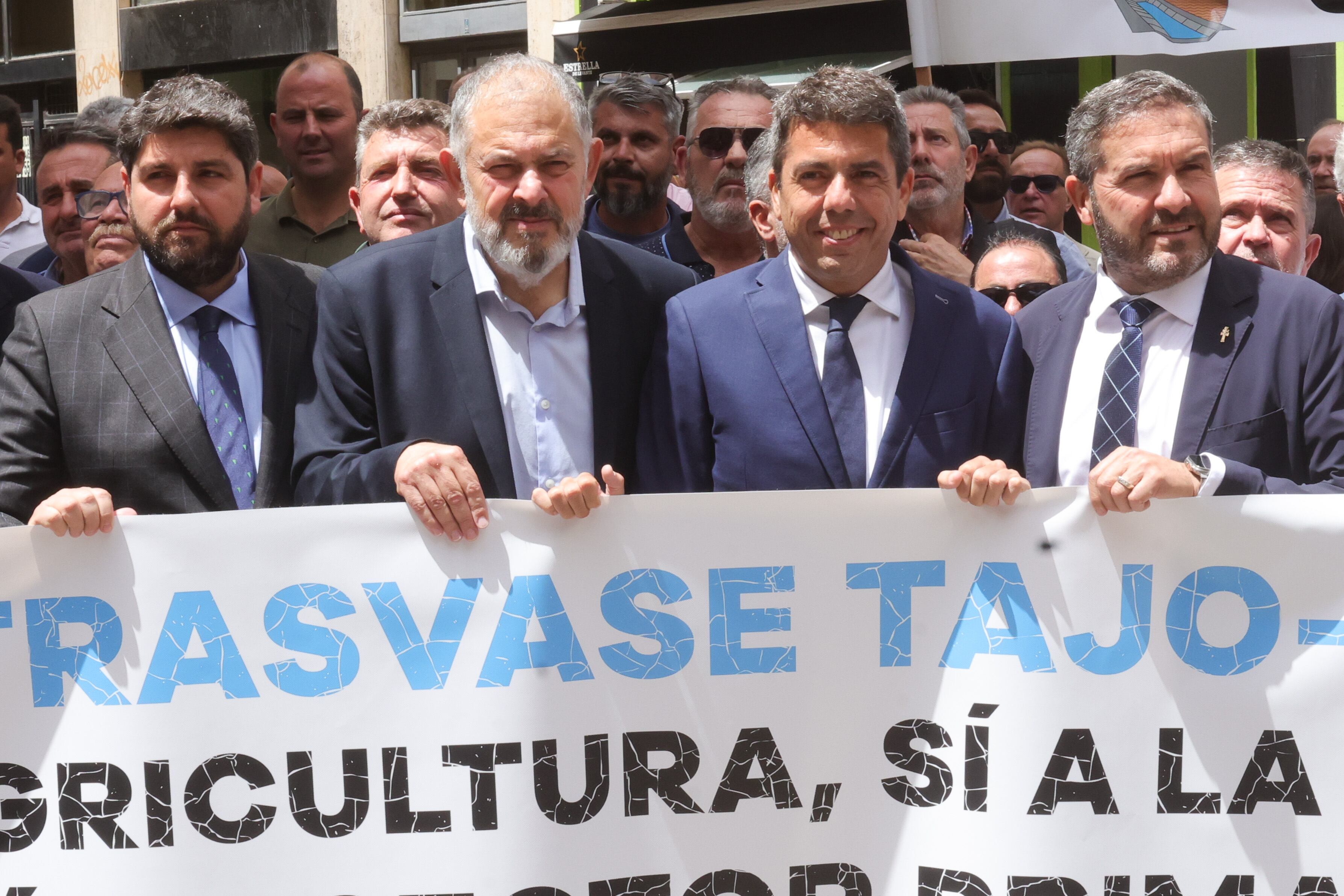 Carlos Mazón en el acto de protesta por la reforma de las reglas de explotación del trasvase Tajo-Segura que ha tenido lugar en la Cámara de Comercio de Murcia