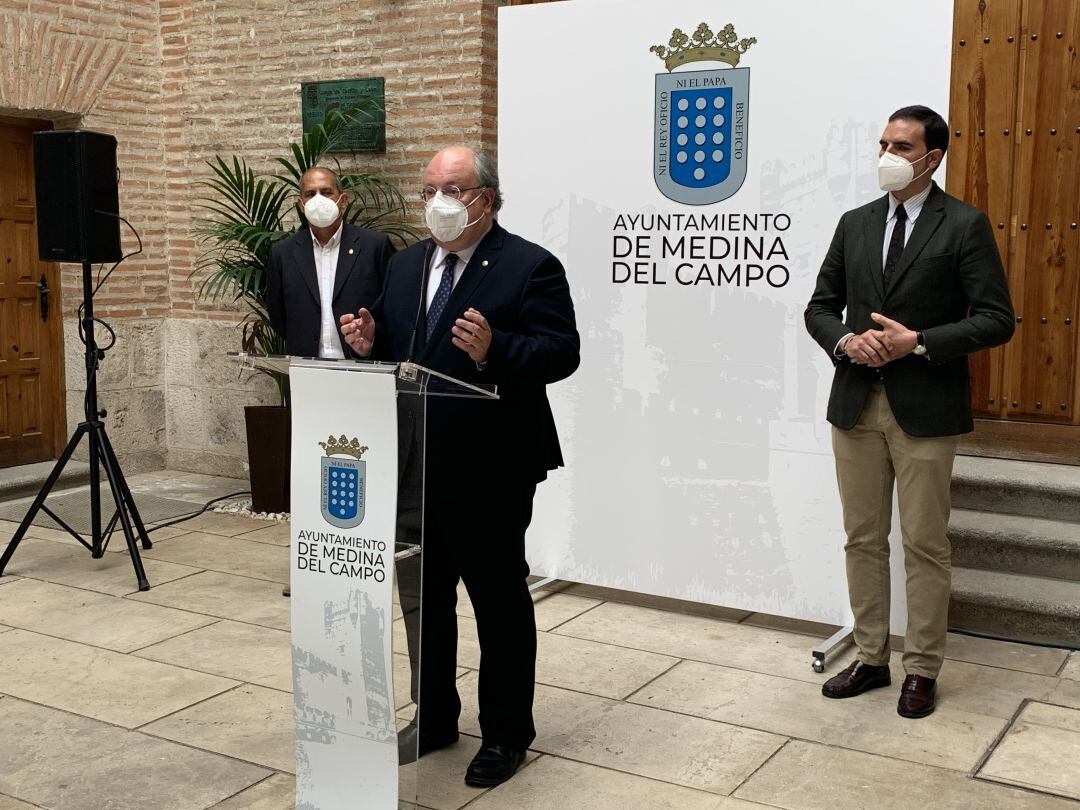 El presidente del Consejo Económico y Social apuesta por la terminal ferroviaria de Medina del Campo